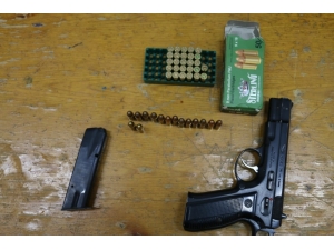 Cinayet Zanlısı, Kadın Elbisesi Giyinmiş Şekilde Yakalandı