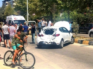 Ambulansla Çarpışan Otomobil Devrildi: 1 Yaralı