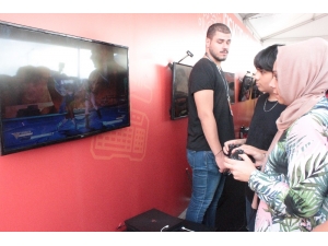 Üsküdar’da Binlerce Kişi E-spor Festivalinde Buluştu