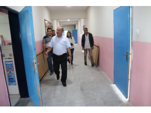 Kütahya Hüsnü Kişioğlu Ortaokulu’nda Tadilat Çalışması