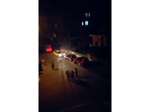 Küçük Çocuğa Babadan Sokak Ortasında Dayak