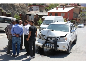Hakkari’de Trafik Kazası: 1 Kişi Yaralandı