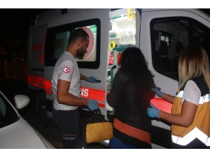 Kız Kardeşini Sokak Ortasında Öldüresiye Dövüp Bıçakladı