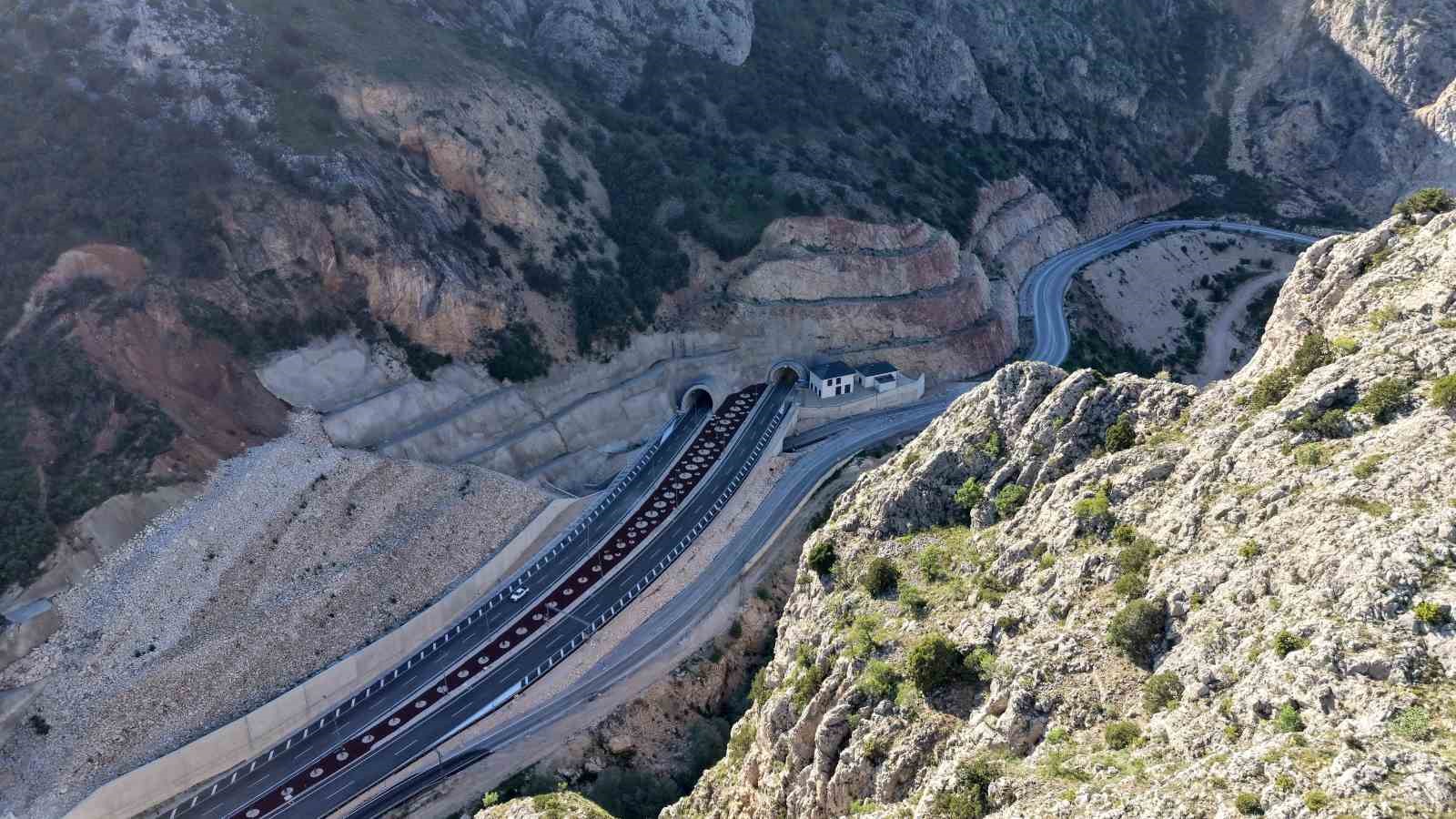 karadeniz-i-ic-anadolu-ya-baglayan-kirkdilim-tunelleri-nden-1-ayda-250-bin-arac-gecti
