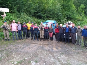 Dünyanın En Yaşlı Porsuk Ağacını Görmek İçin Gittikleri Dağlık Alanda Kayboldular