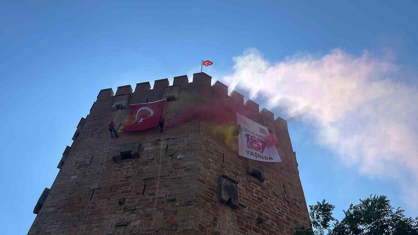 alanya-da-jak-ekiplerinden-alanya-kizilkule-de-nefes-kesen-gosteri