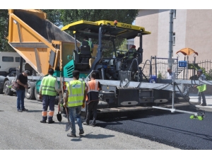 Kars’ta Karayolları Bölge Müdürlüğü Yolları Nakış Gibi İşliyor