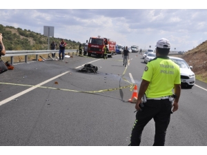 Motosiklet Bariyerlere Çarptı, Sürücü Hayatını Kaybetti