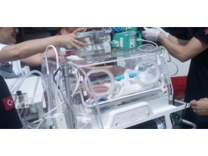 Ambulans Helikopter 1 Günlük Bebek İçin Havalandı