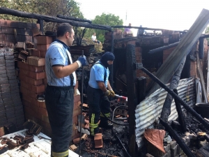 Yanan Dandır Evi Kullanılmaz Hale Geldi