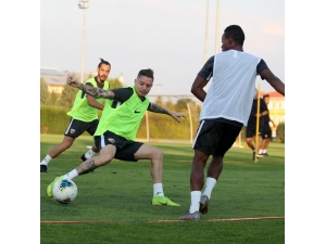 Adryan Ve Ntep Takıma Katıldılar