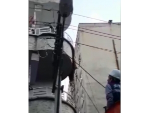 Diyarbakır’da Elektrik Tellerine Takılan Güvercini Dedaş Ekipleri Kurtardı