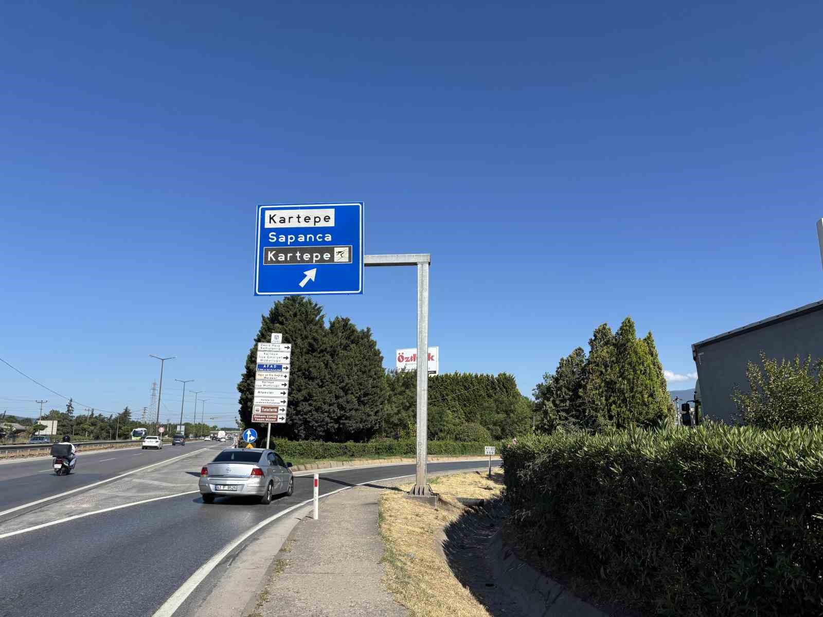 panelvan-yon-tabelasina-carpti-1-olu-2-yarali