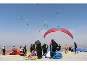 Yamaç Paraşütü Süper Final Test Şampiyonası Türkiye’de İlk Kez Başladı