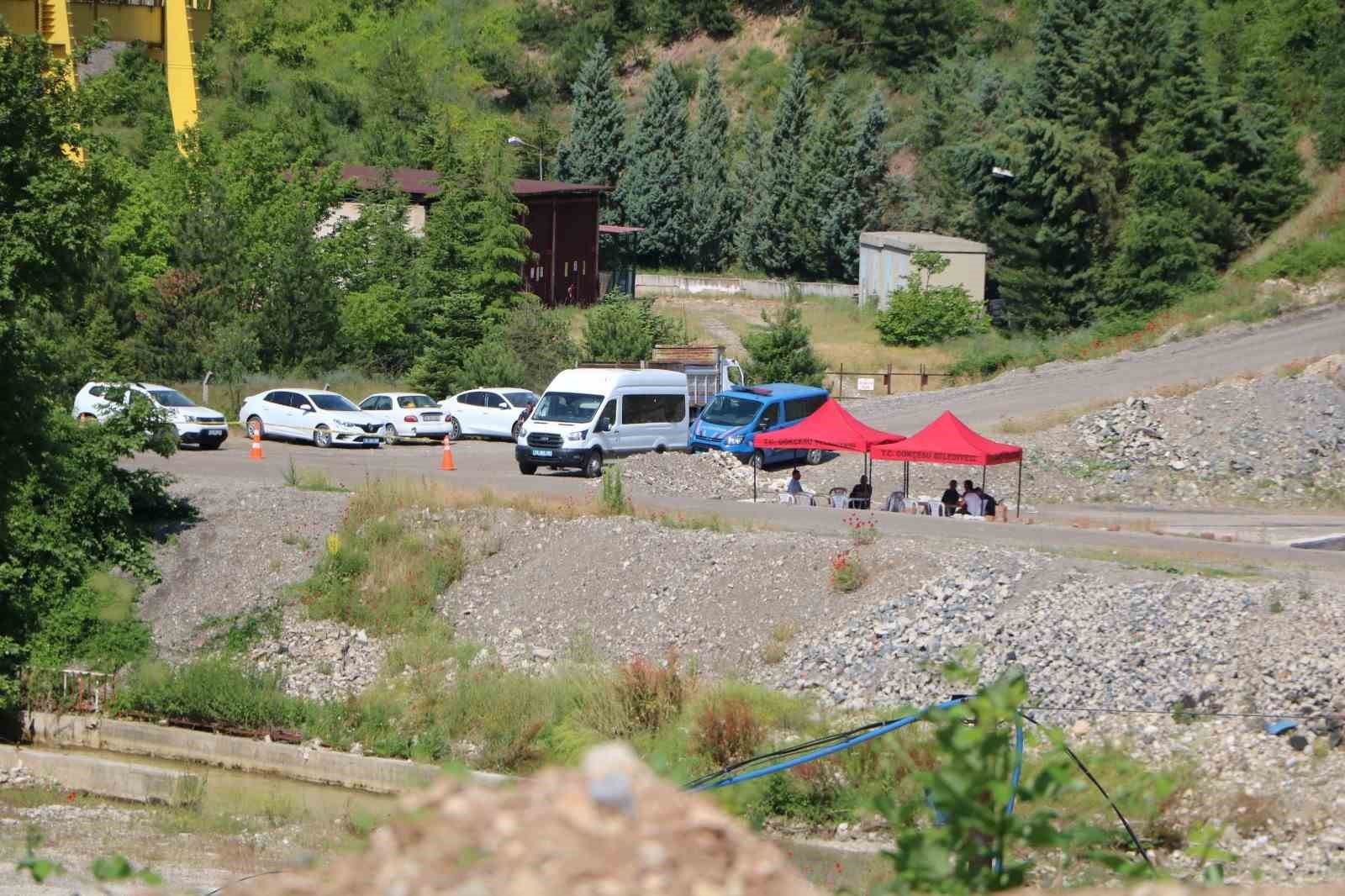 bolu-daki-maden-gocugunde-hayatini-kaybeden-isciyi-cikarma-calismalari-26-saatinde-suruyor