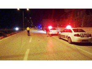 Otomobil Takla Attı, Sürücü Arkadaşlarını Bırakıp Kaçtı