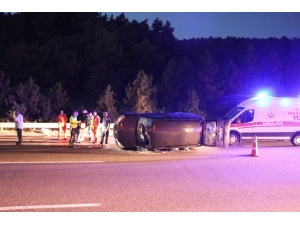 Tem Otoyolu’nda Devrilen Araç Tankere Çarptı: 6 Yaralı