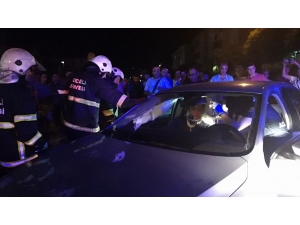 Kocaeli’de İki Otomobil Çarpıştı: 5 Yaralı