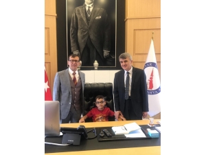 "Geleceğin Rektör Adayından Hayırlı Olsun Ziyareti"
