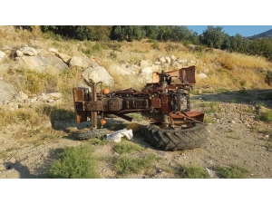 Karaman’da Traktör Şarampole Yuvarlandı: 1 Yaralı