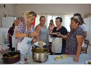 Zeynep Casalini Kumyakalı Kadınlarla Mutfakta