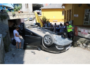 2 Saat Önce Kiraladığı Otomobille Kaza Yaptı