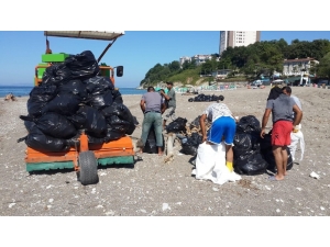 Akçakoca’da Plajlar Temizleniyor