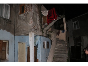 Sigara İzmariti Evi Yakıyordu