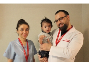150 Bin Doğumda Bir Görülen Hastalıktan 1 Saatte Kurtuldu