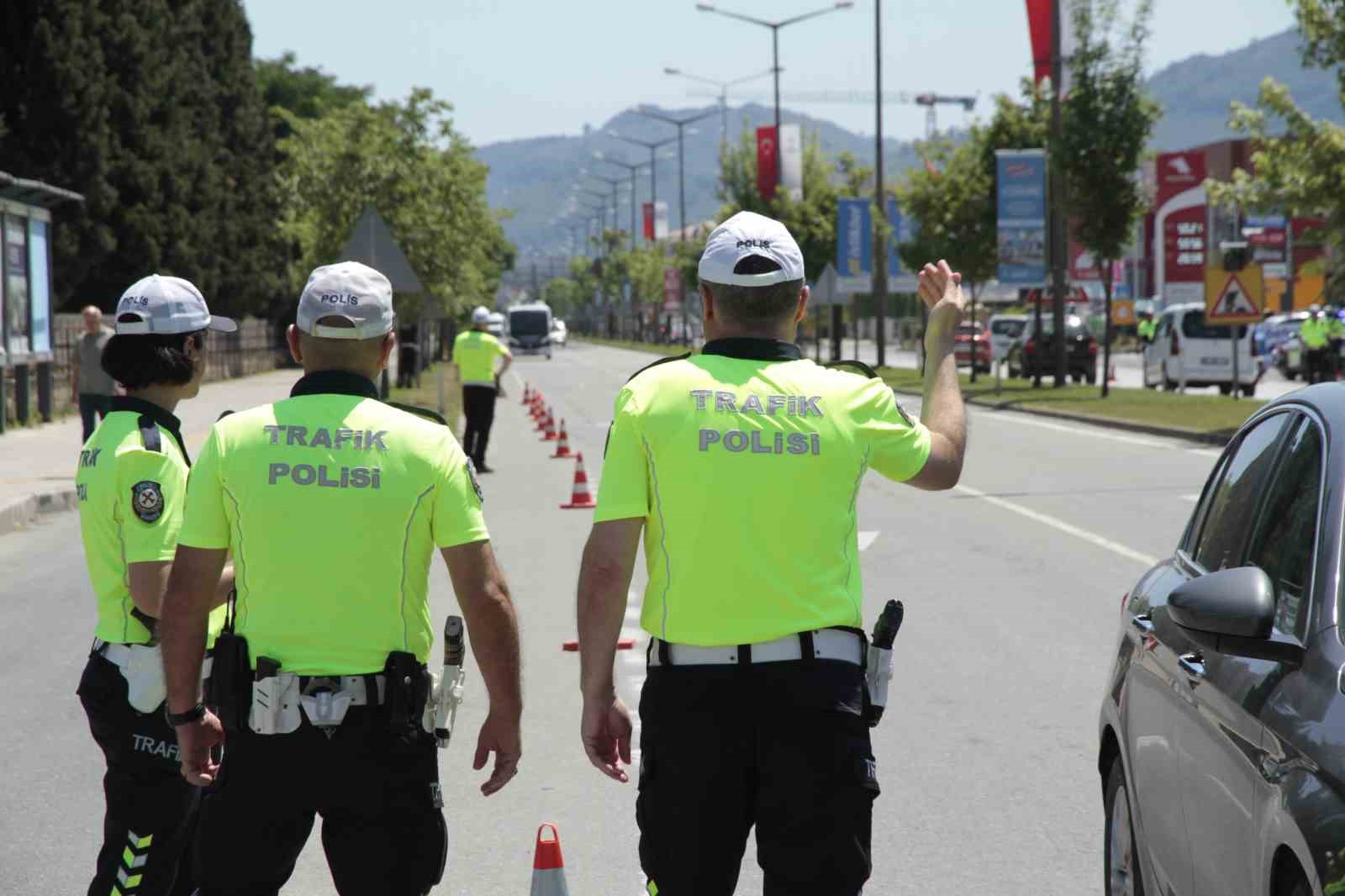 ordu-da-bir-haftada-20-bine-yakin-arac-ve-surucusu-denetlendi