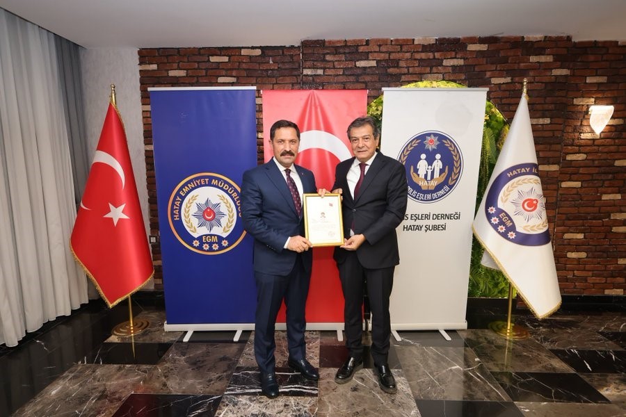 emniyet-muduru-rustu-yilmaz-onuruna-hatay-da-veda-yemegi-duzenlendi