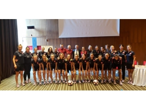 A Milli Kadın Futbol Takımı, İstanbul’daki Hazırlıklarını Tamamladı