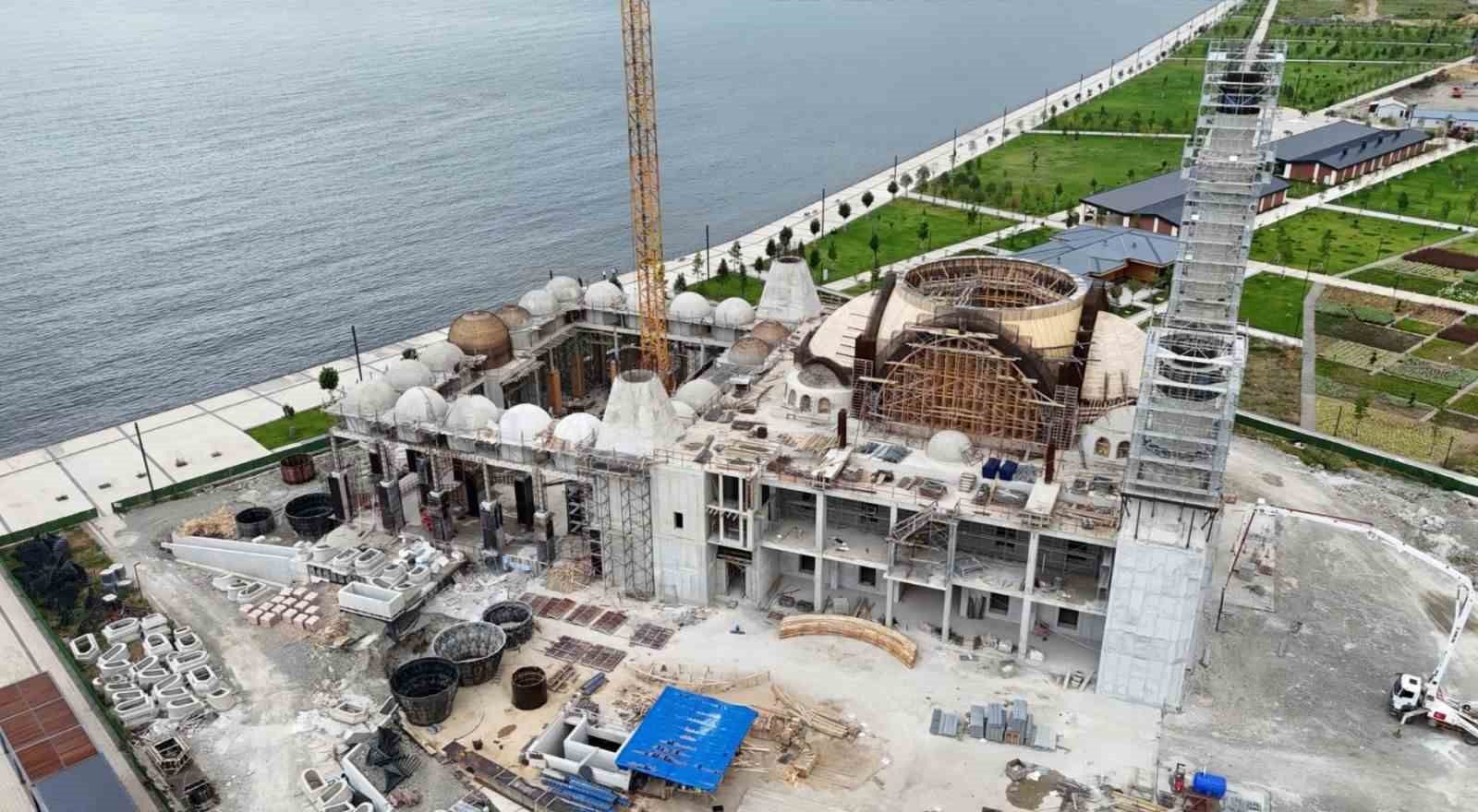 recep-tayyip-erdogan-camii-hizla-yukseliyor