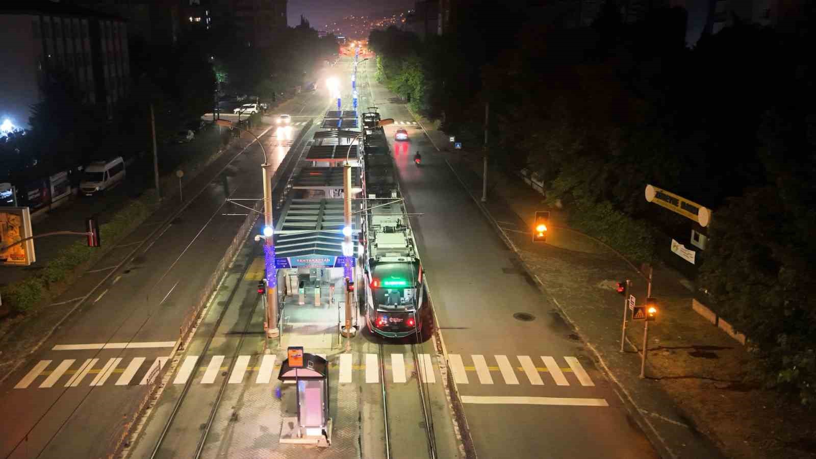 kocaeli-de-tramvayin-yolcu-kapasitesi-600-e-cikiyor