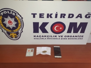 Fetö’den İhraç Edilen Polis Uyuşturucu Ve Sahte Kimlikle Yakalandı