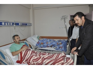 Vali Ayhan, Hastanede Yaralıları Ziyaret Etti