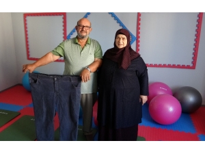 Birbirlerini Motive Ederek Gittikleri Obezite Merkezinde Fazla Kilolarından Kurtuldular