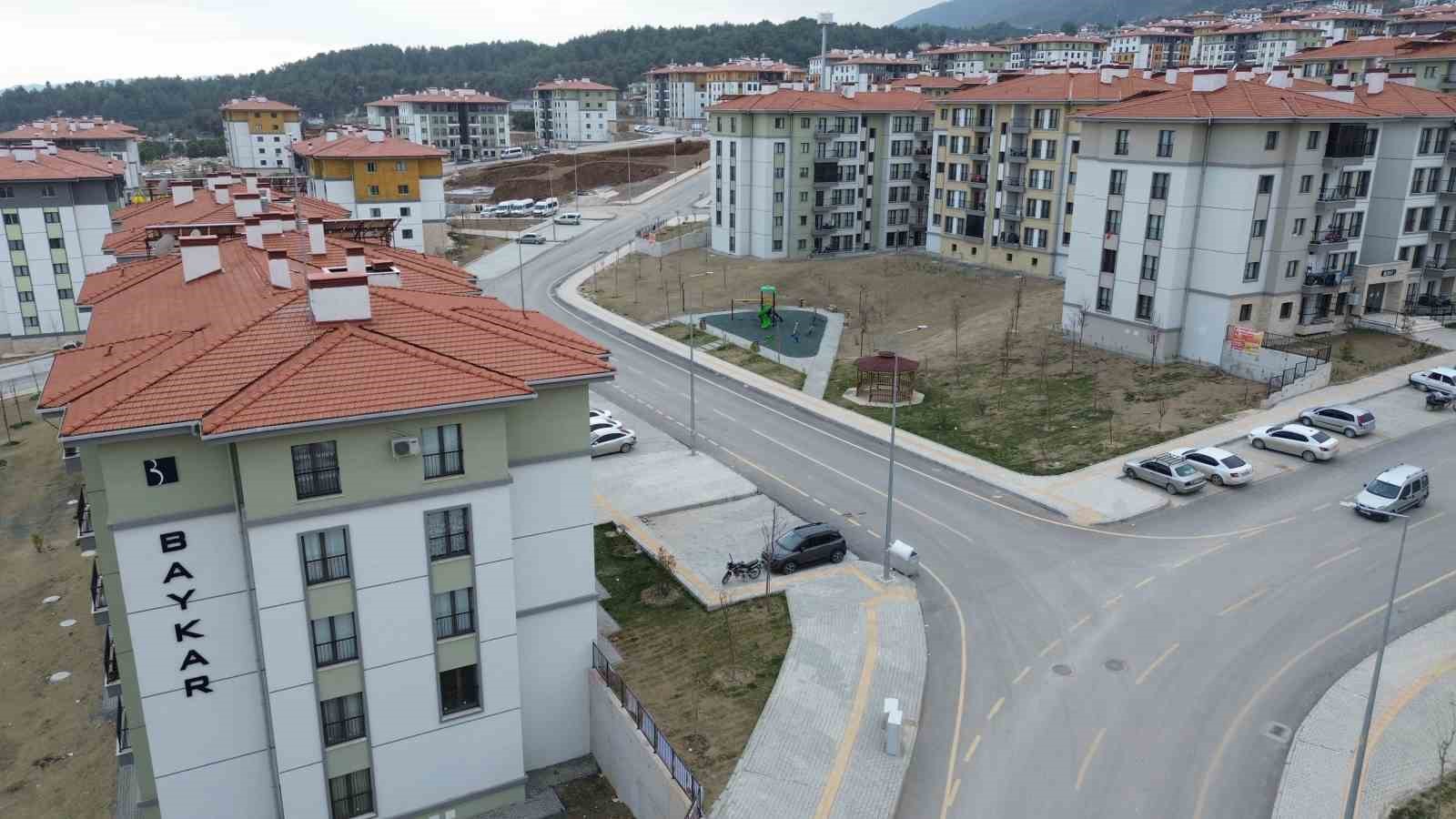 baykar-sakinlerinden-haluk-levent-e-sitem-devletimiz-varken-onlar-hicbir-sey-degil