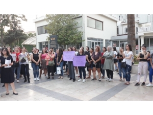 Kadına Yönelik Şiddeti Oturma Eylemi Yaparak Protesto Ettiler