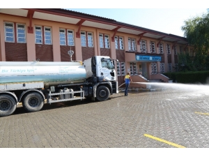 Tuşba Belediyesi’nden Okul Temizliği