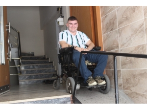 Engelin Olmadığını Azmiyle Gösterdi