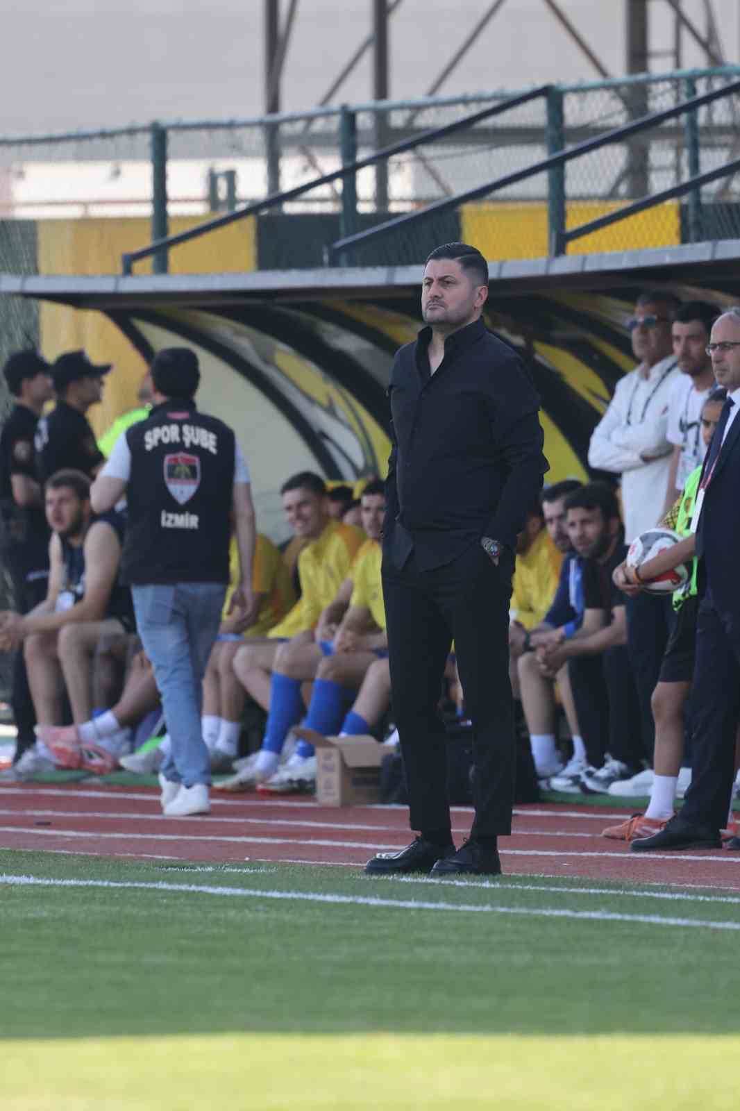 aliaga-fk-cagdas-cavus-la-yol-ayriminda