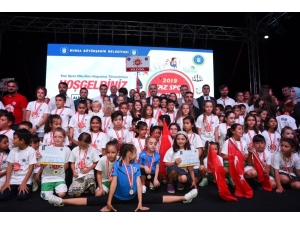 Yaz Spor Okullarına Renkli Mezuniyet