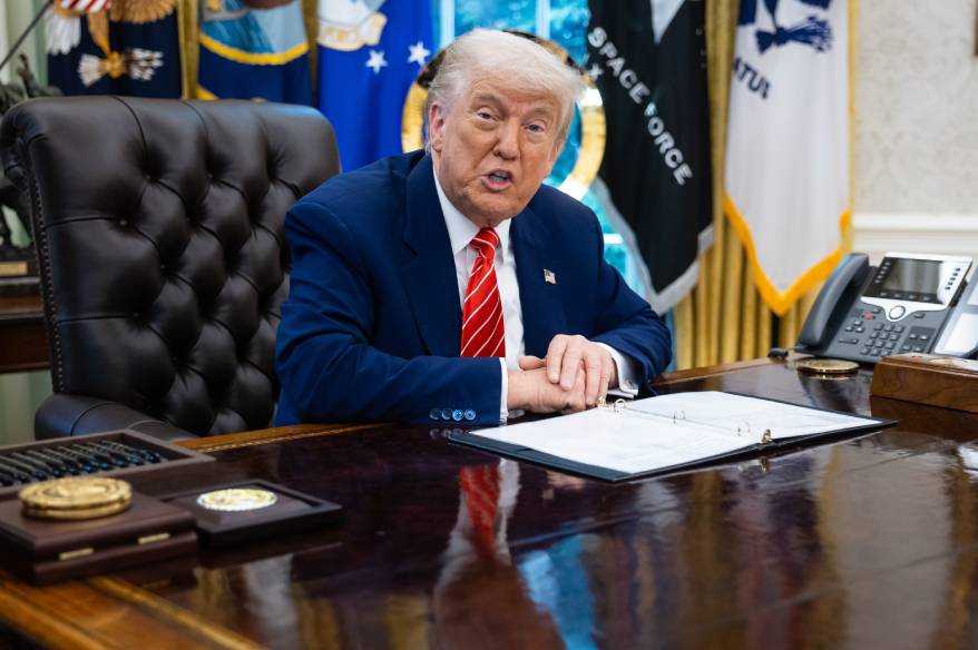 trump-biz-de-cin-e-karsi-casusluk-faaliyeti-yurutuyoruz