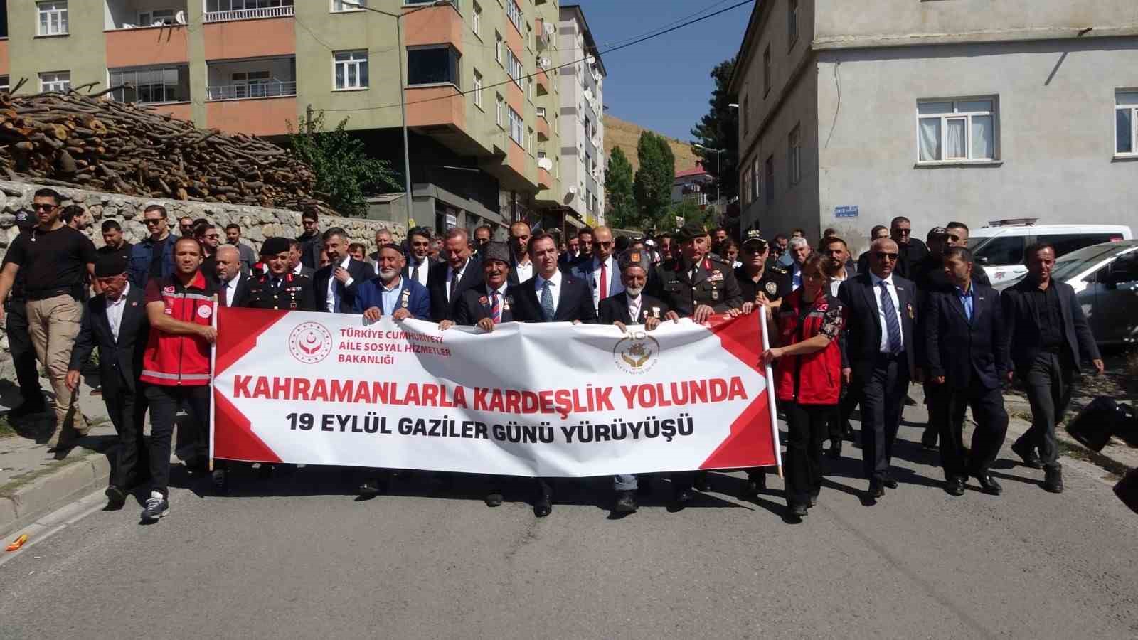 bitlis-te-19-eylul-gaziler-gunu-dolayisiyla-yuruyus-yapildi