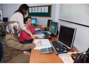Aliağa Tüpraş Halk Eğitim Merkezi Meslek Kazandırmaya Devam Ediyor
