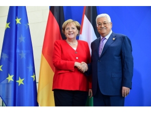 Almanya Başbakanı Merkel, Filistin Devlet Başkanı Abbas İle Görüştü