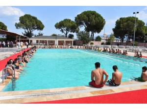 Yüzmeyi Öğrendiler, Sertifikayı Kaptılar