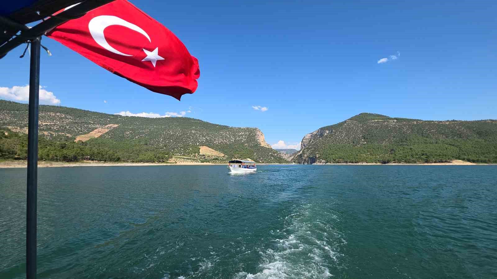 tarih-ve-doga-arapapisti-kanyonu-nda-bulusuyor