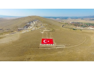 Altıntaş’a Dev Türk Bayrağı